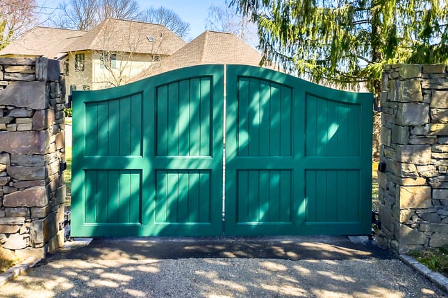 Gate-Solutions-Driveway-Gate-Green-Double-Swing