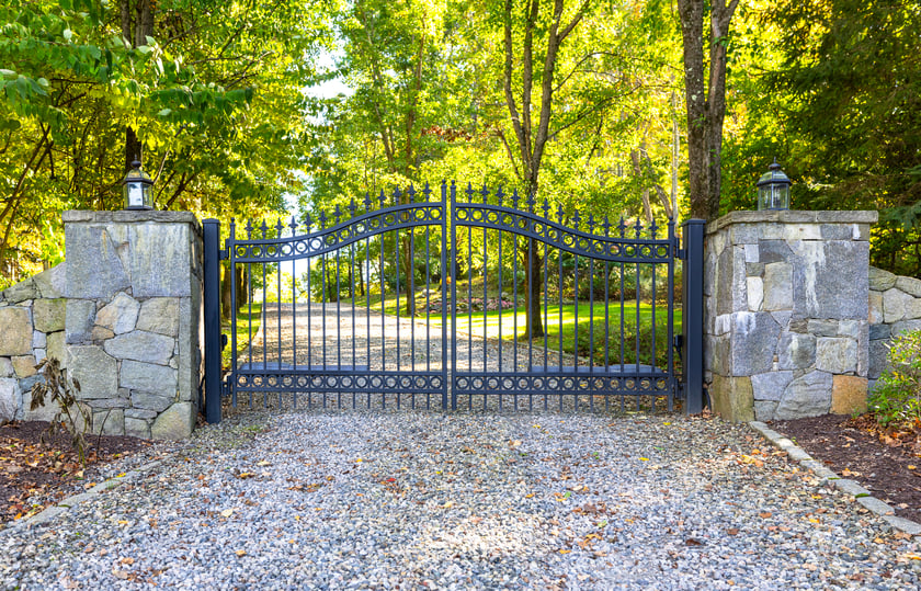 Gate-Solutions-Driveway-Gate-Iron-Black-Traditional