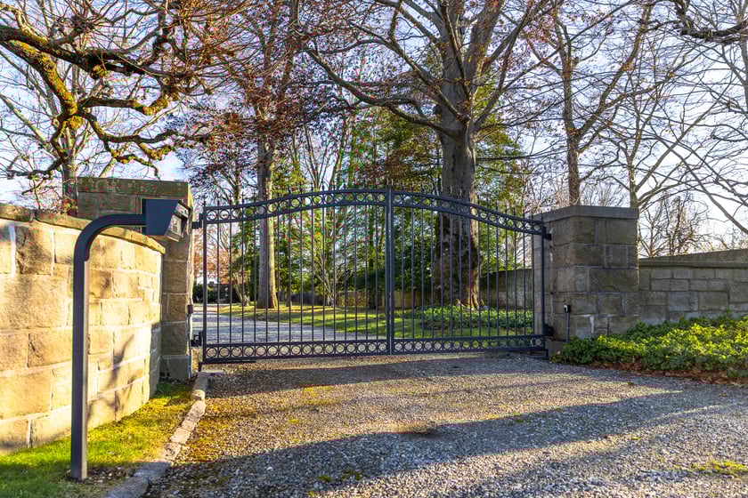 Iron-Automated-Gate-Angle